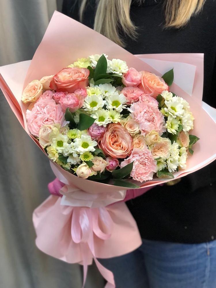 Букет цветов из: Гвоздики, Розы и Хризантемы в Красный Профинтерн