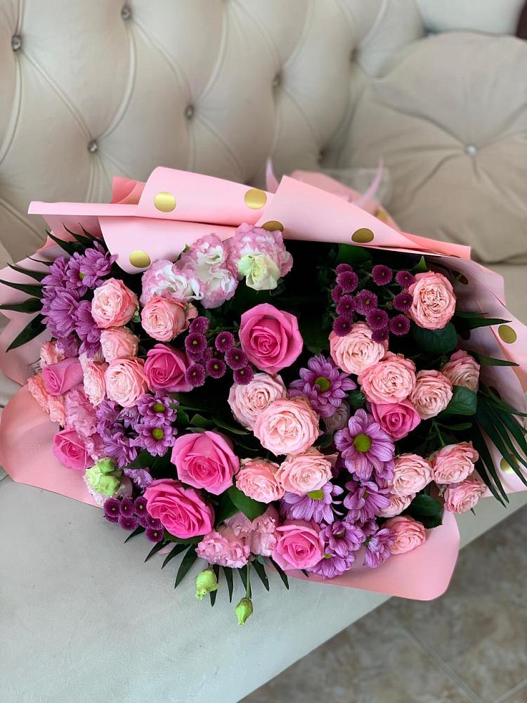 Букет цветов из: Хризантемы, Розы и Лизиантусы в Красный Профинтерн