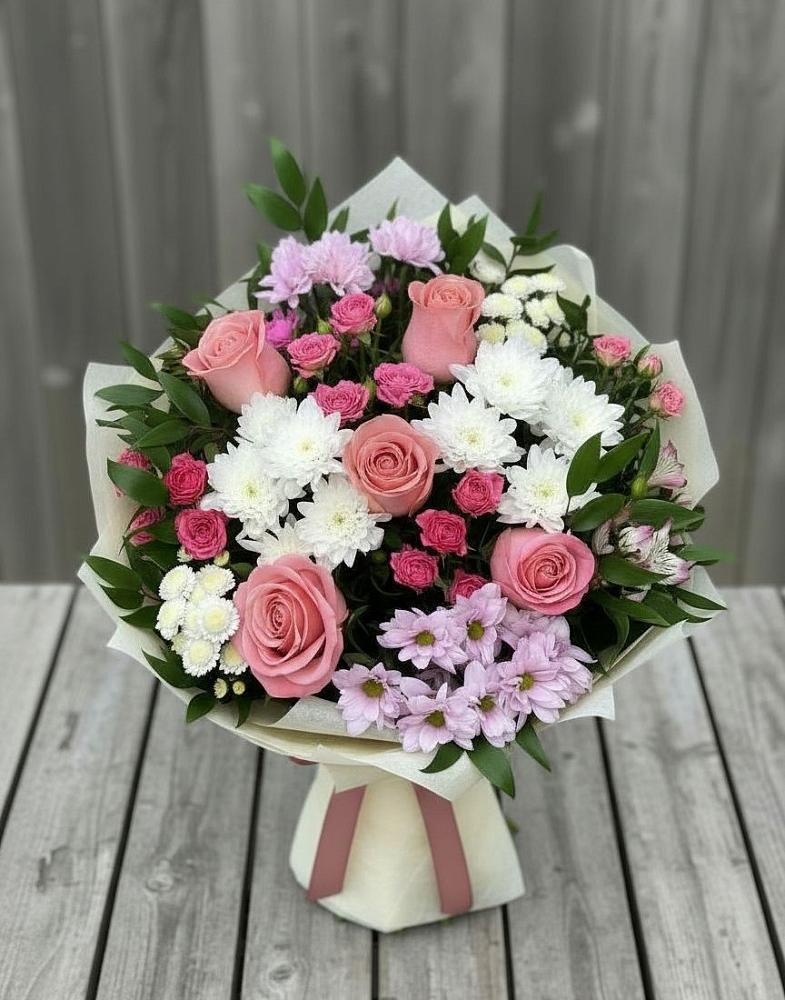 Букет цветов из: Альстромерии, Гвоздики, Розы и Хризантемы в Красный Профинтерн