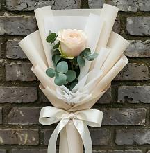 Букет цветов из:  Розы в Красный Профинтерн