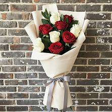 Букет цветов из:  Розы в Красный Профинтерн