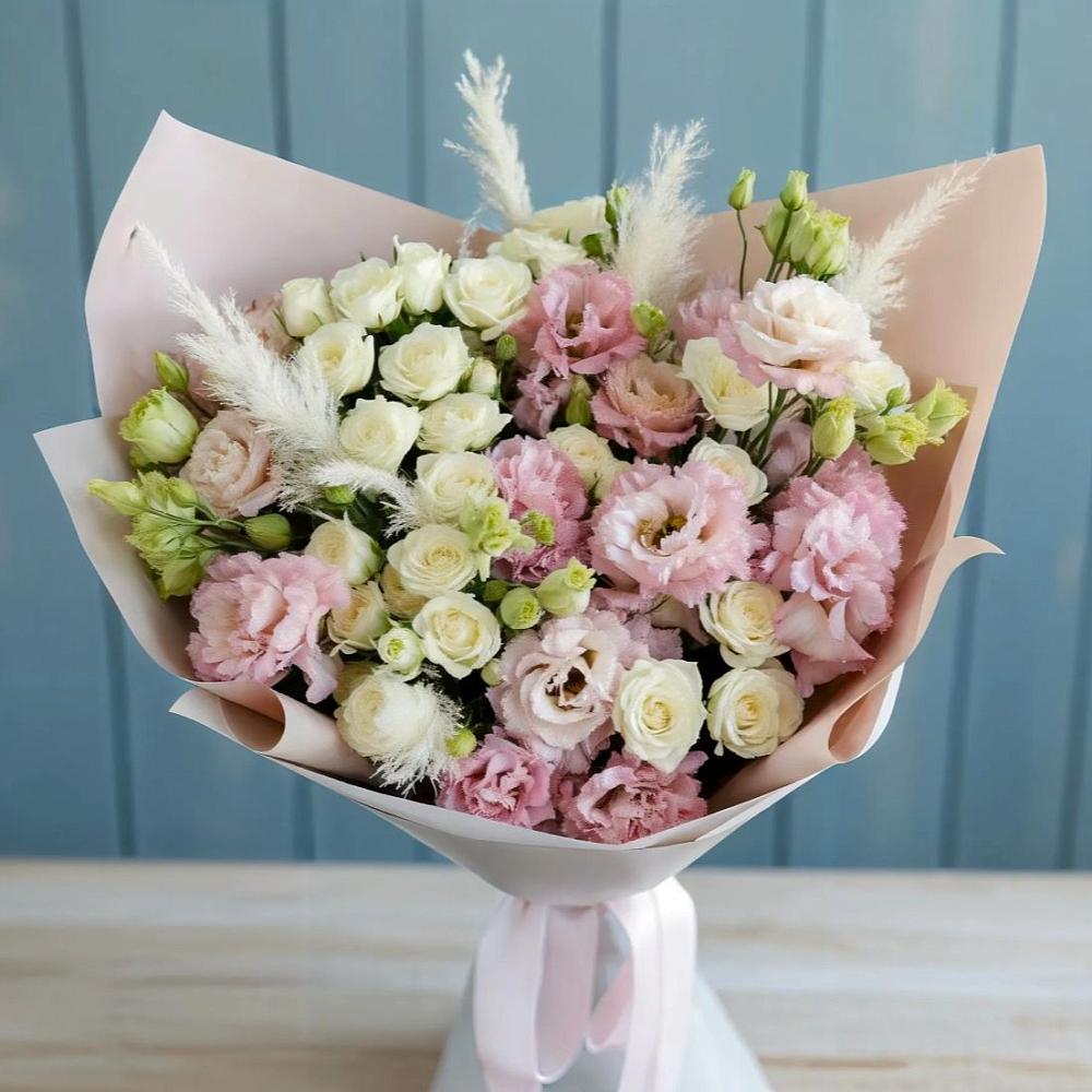 Букет цветов из: Альстромерии и Розы в Красный Профинтерн