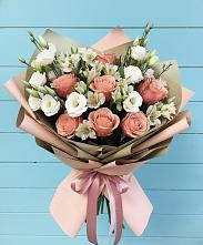 Букет цветов из:  Розы, Альстромерии и Лизиантусы в Красный Профинтерн