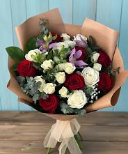 Букет цветов из:  Розы и Альстромерии в Красный Профинтерн