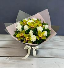 Букет цветов из:  Орхидеи и Розы в Красный Профинтерн