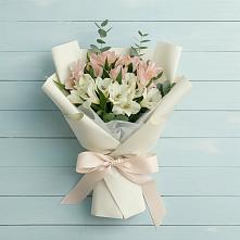 Букет цветов из:  Альстромерии в Красный Профинтерн