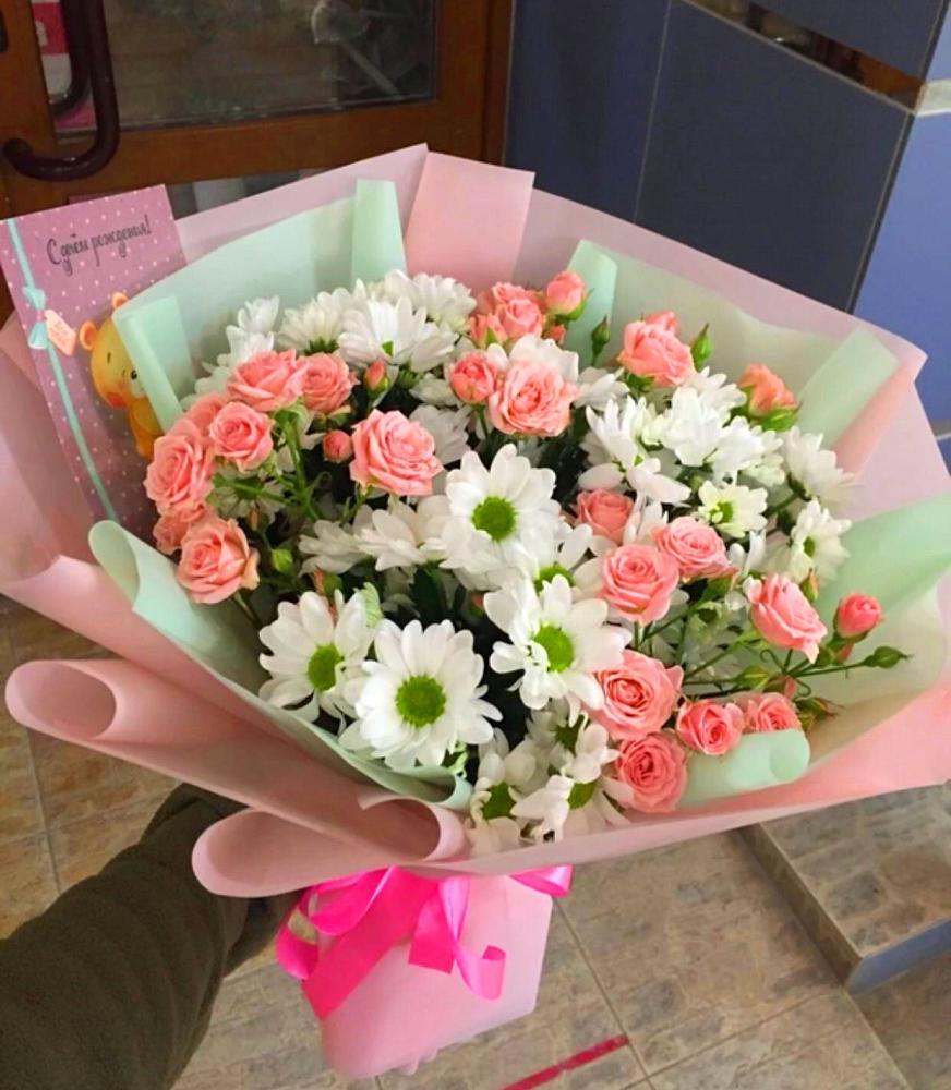 Букет цветов из: Розы и Хризантемы в Красный Профинтерн