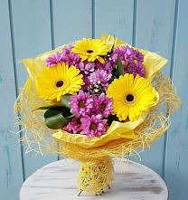 Букет цветов из:  Хризантемы и Герберы в Красный Профинтерн