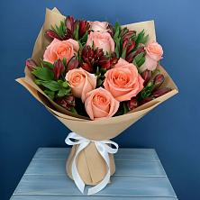 Букет цветов из:  Розы и Альстромерии в Красный Профинтерн
