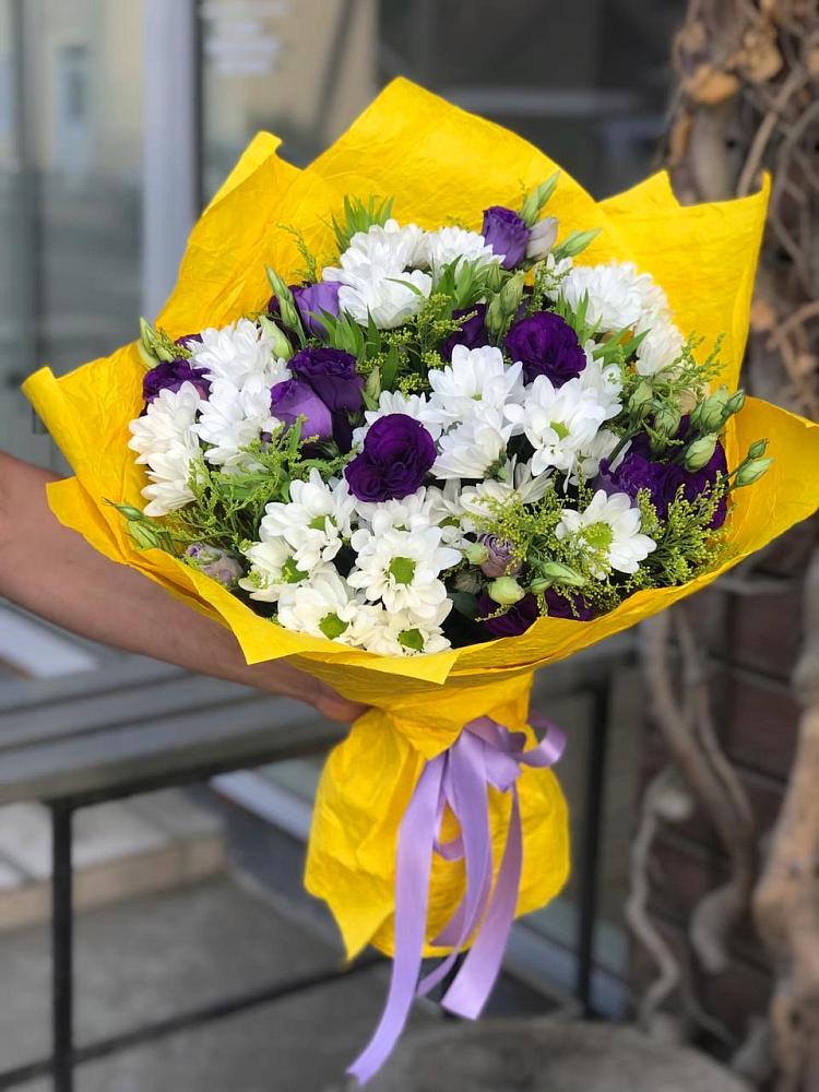 Букет цветов из: Ирисы, Хризантемы и Ромашки в Красный Профинтерн