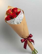 Букет цветов из:  Розы в Красный Профинтерн