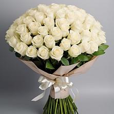 Букет 101 беля роза Белоснежка в Красный Профинтерн