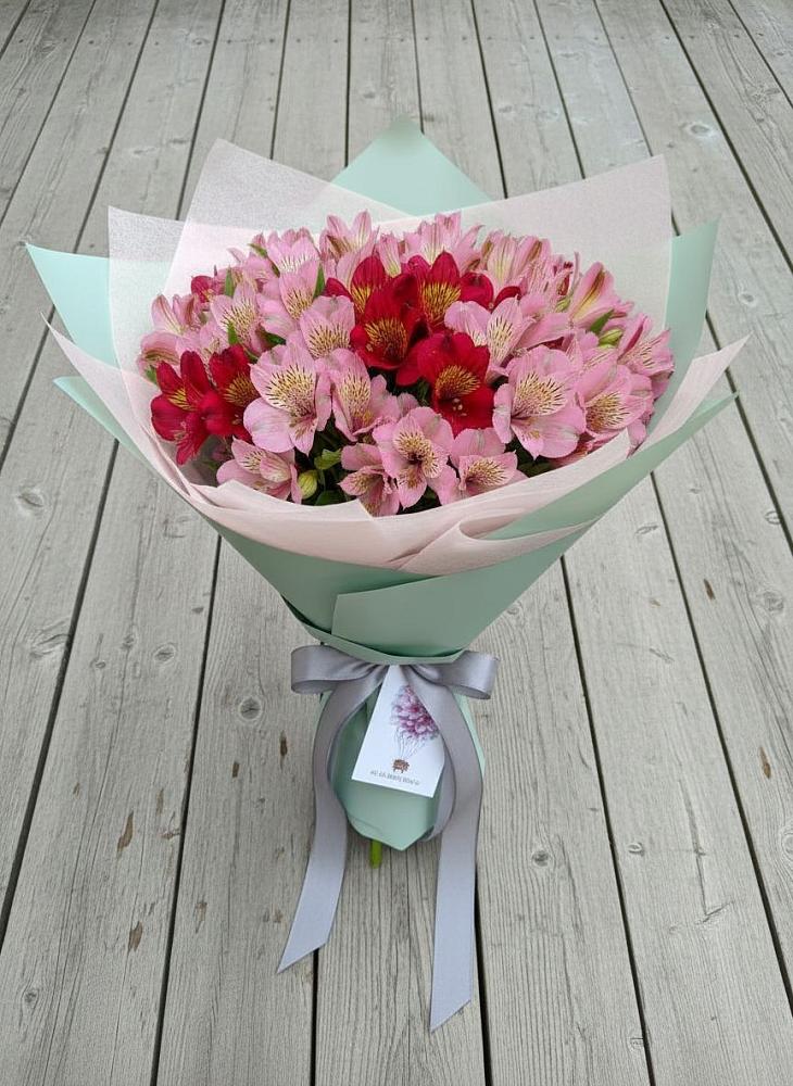 Букет цветов из: Альстромерии в Красный Профинтерн