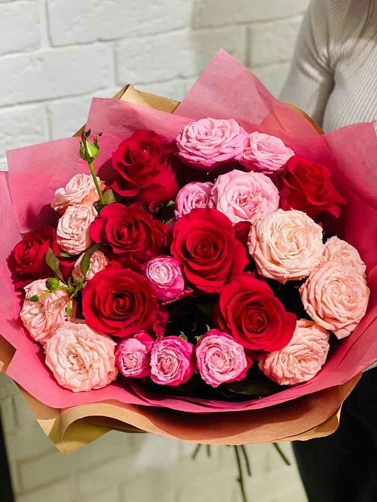 Букет цветов из: Розы в Красный Профинтерн