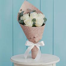 Букет цветов из:  Розы в Красный Профинтерн