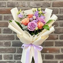 Букет цветов из:  Лизиантусы и Розы #REPLACE_PRED# Красный Профинтерн