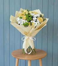 Букет цветов из:  Хризантемы и Розы в Красный Профинтерн