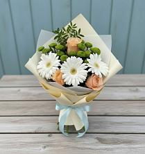 Букет цветов из:  Герберы, Розы и Хризантемы в Красный Профинтерн