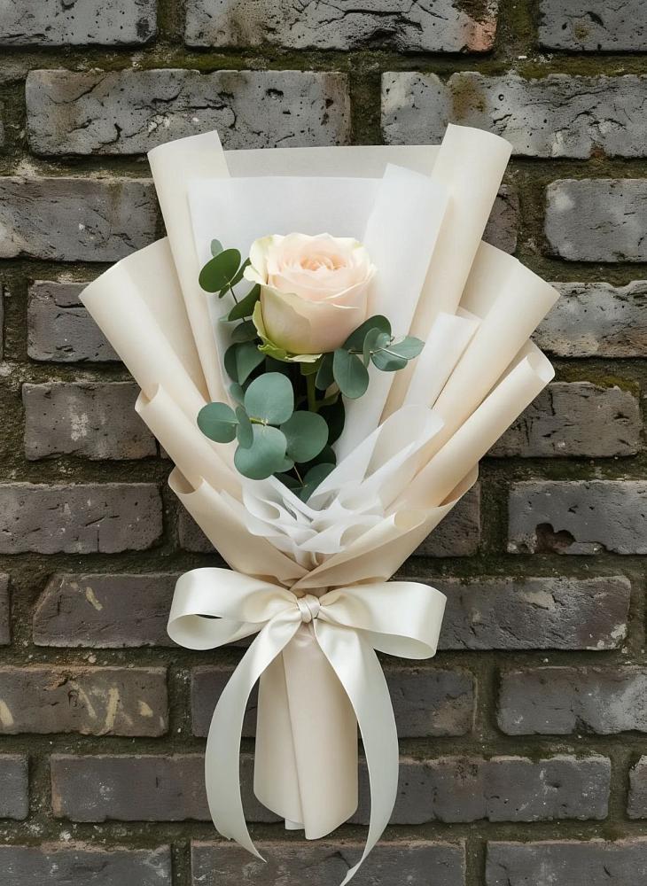 Букет цветов из: Розы в Красный Профинтерн