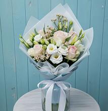 Букет цветов из:  Розы и Лизиантусы в Красный Профинтерн