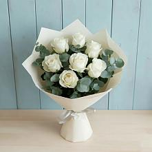 Букет Белые розы в Эвкалипте в Красный Профинтерн