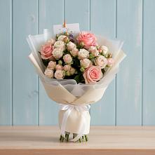 Букет цветов из:  Розы в Красный Профинтерн