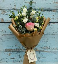 Букет цветов из:  Розы и Лизиантусы в Красный Профинтерн