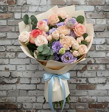 Букет цветов из:  Розы, Лизиантусы и Гвоздики #REPLACE_PRED# Красный Профинтерн