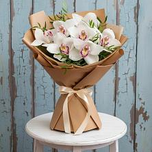 Букет цветов из:  Орхидеи и Розы в Красный Профинтерн