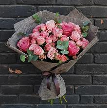 Букет цветов из:  Розы в Красный Профинтерн